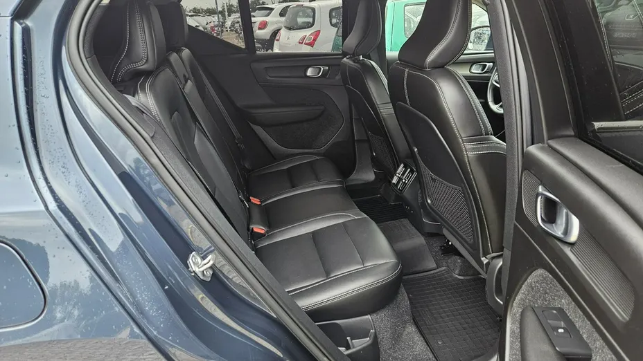 VOLVO XC40 -