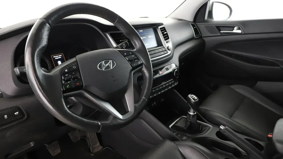 HYUNDAI Tucson -