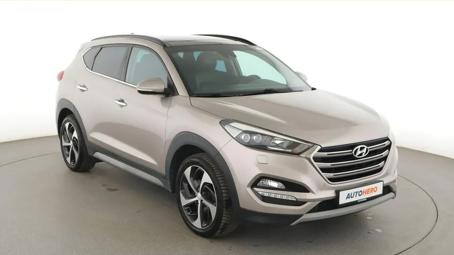 HYUNDAI Tucson -