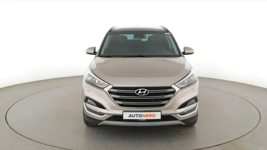 HYUNDAI Tucson -