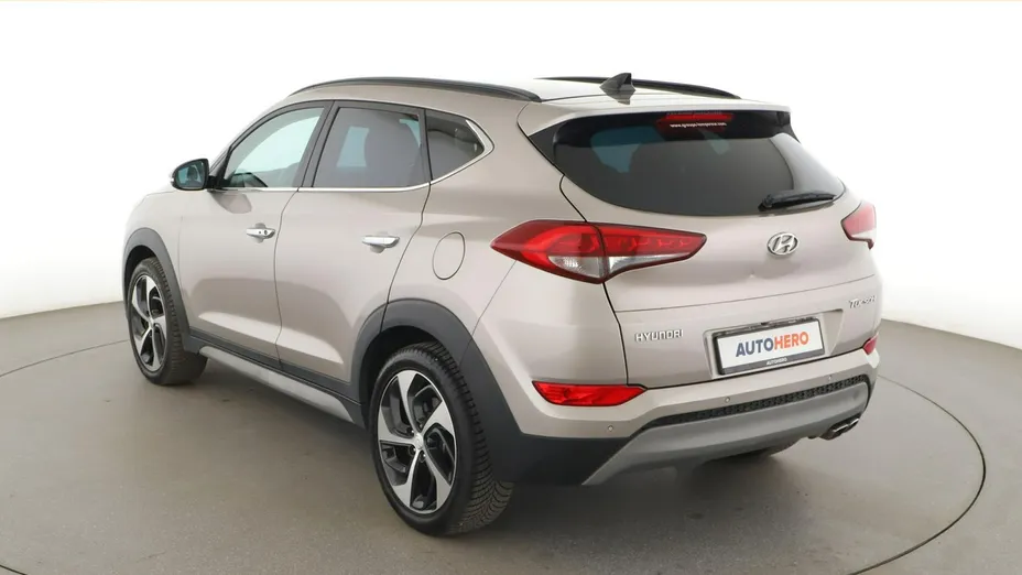 HYUNDAI Tucson -