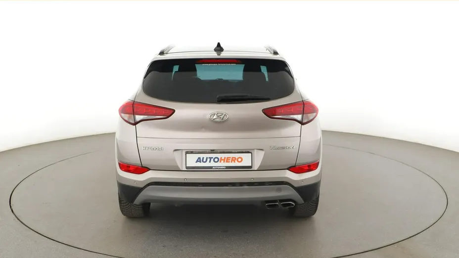 HYUNDAI Tucson -