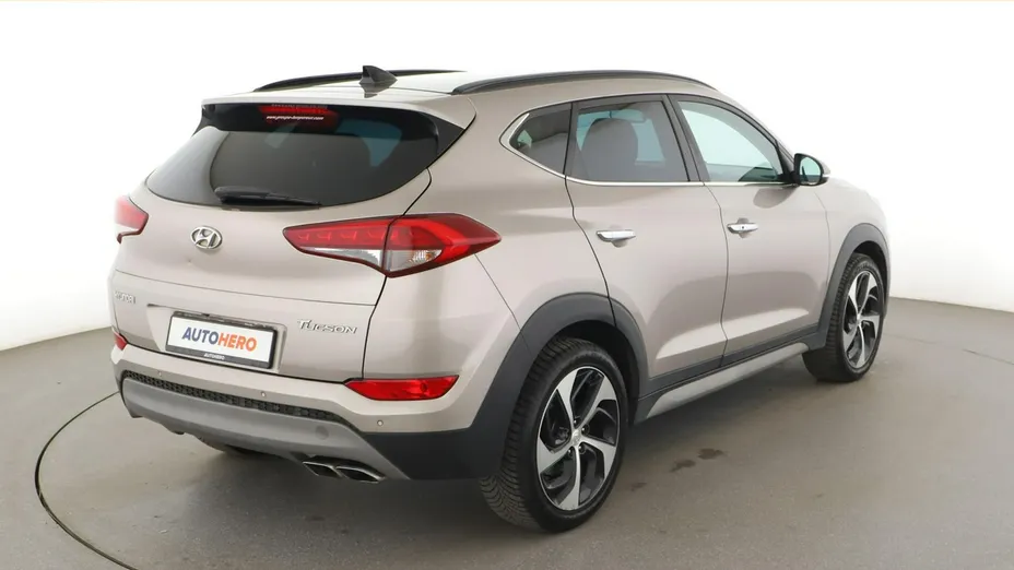 HYUNDAI Tucson -