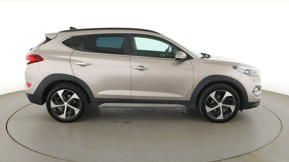 HYUNDAI Tucson -
