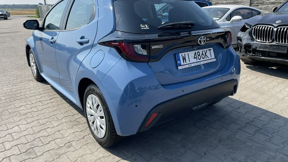 TOYOTA Yaris -