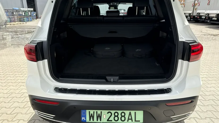 MERCEDES-BENZ EQB -