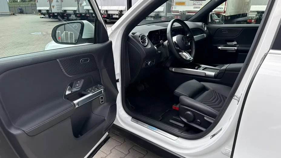 MERCEDES-BENZ EQB -