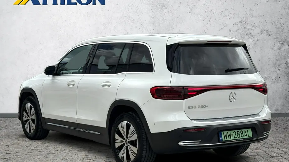 MERCEDES-BENZ EQB -