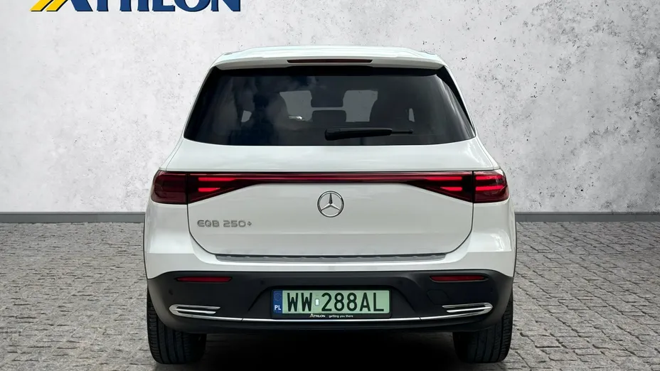 MERCEDES-BENZ EQB -