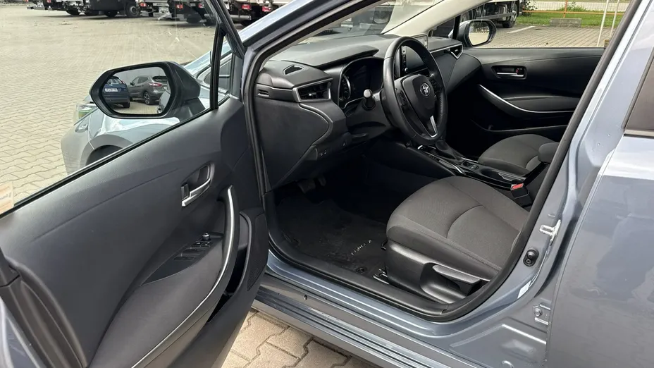 TOYOTA Corolla -
