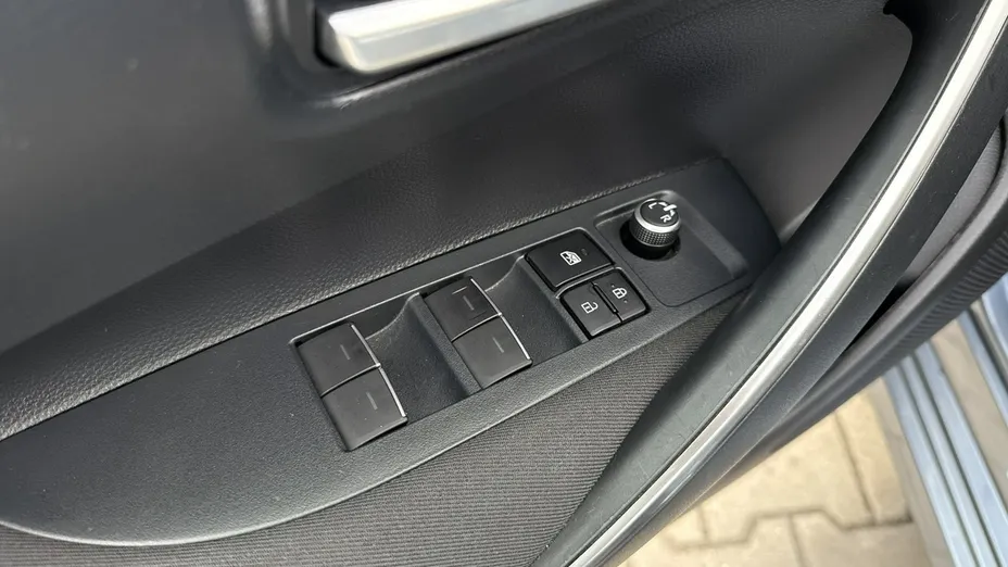 TOYOTA Corolla -