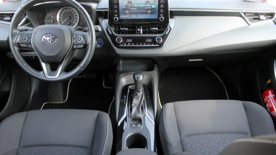 TOYOTA Corolla -