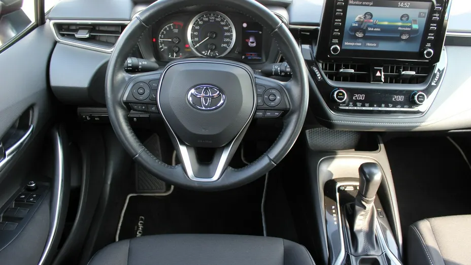 TOYOTA Corolla -