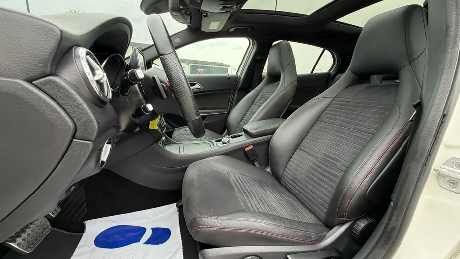 MERCEDES-BENZ GLA -