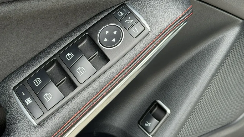 MERCEDES-BENZ GLA -