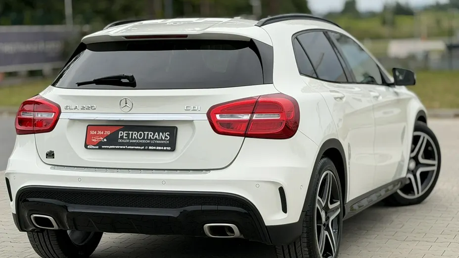 MERCEDES-BENZ GLA -