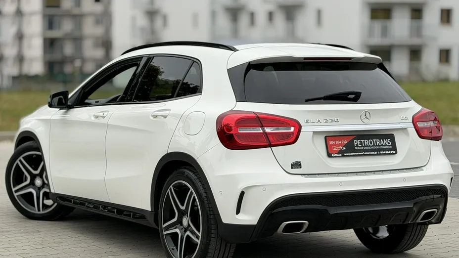 MERCEDES-BENZ GLA -