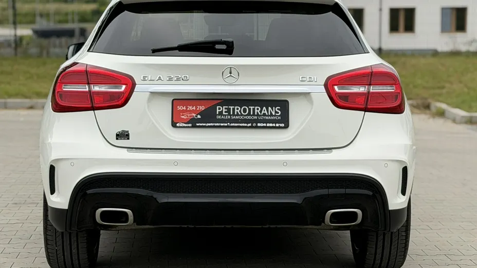 MERCEDES-BENZ GLA -