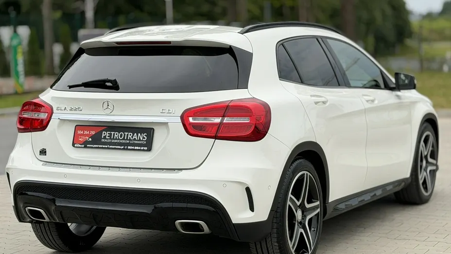 MERCEDES-BENZ GLA -