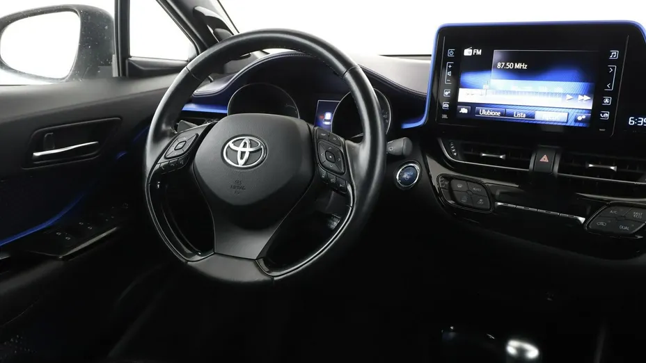 TOYOTA C-HR -