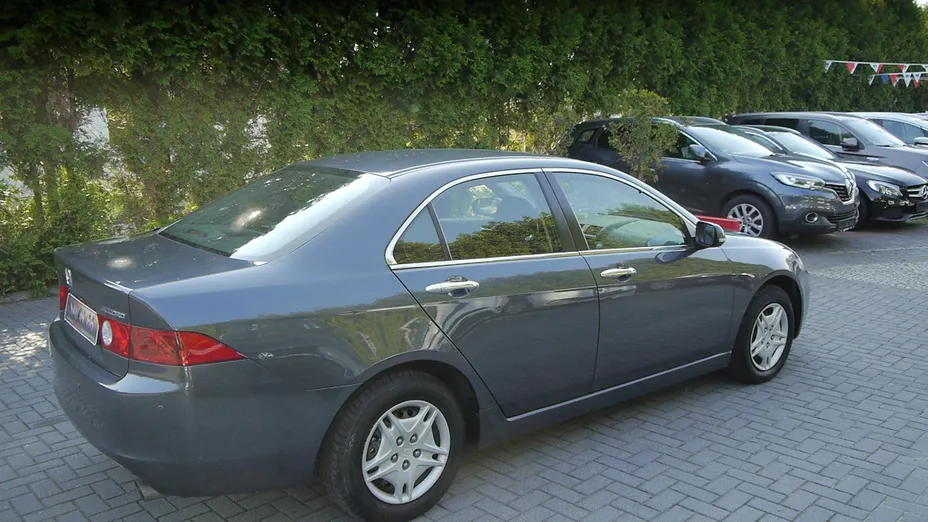 HONDA Accord -