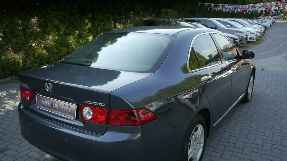 HONDA Accord -