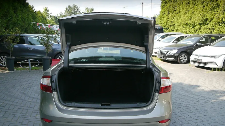 RENAULT Fluence -