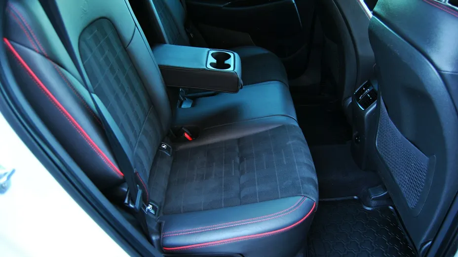 HYUNDAI Tucson -
