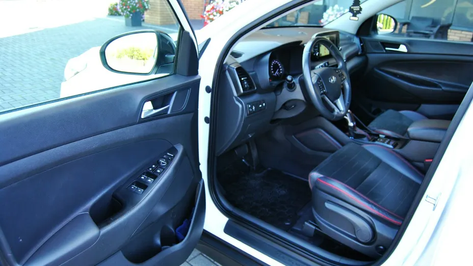 HYUNDAI Tucson -