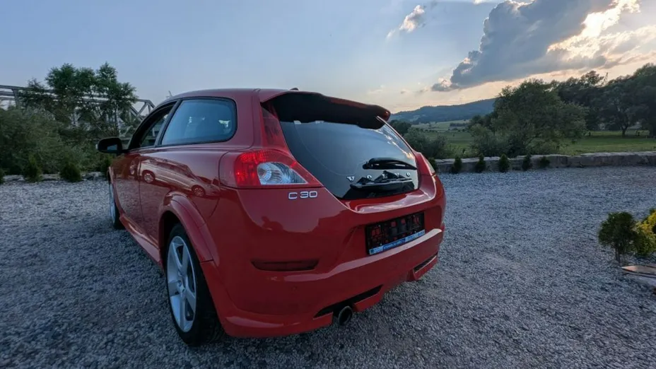 VOLVO C30 -