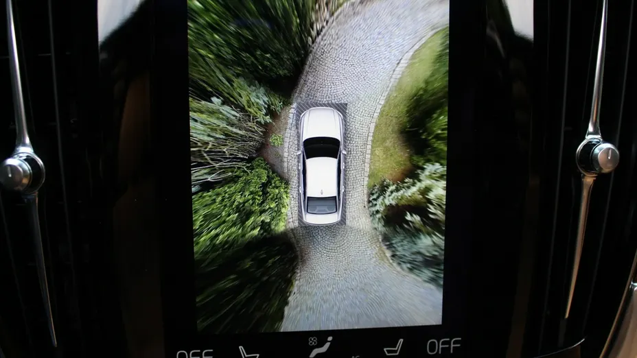 VOLVO S90 -