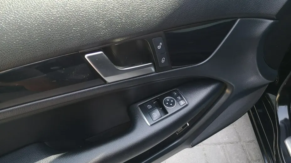 MERCEDES-BENZ C Klasa -