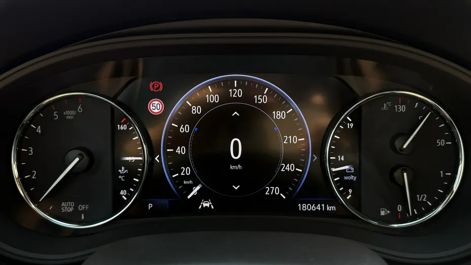 OPEL Insignia -