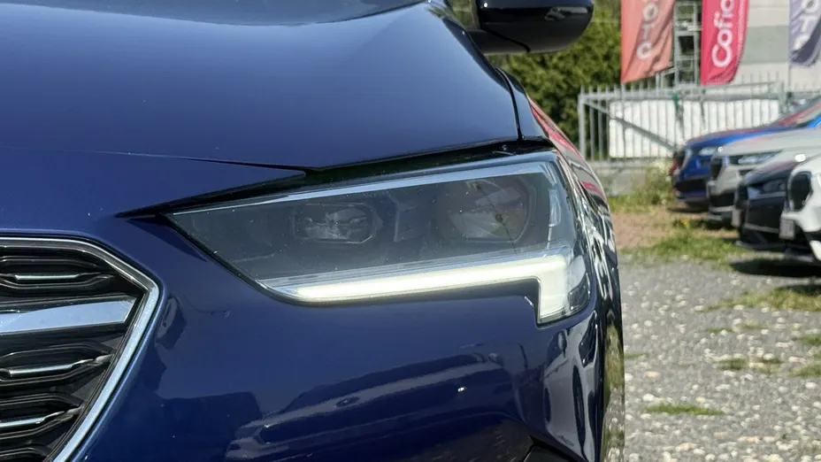 OPEL Insignia -