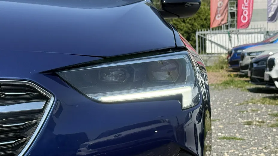 OPEL Insignia -