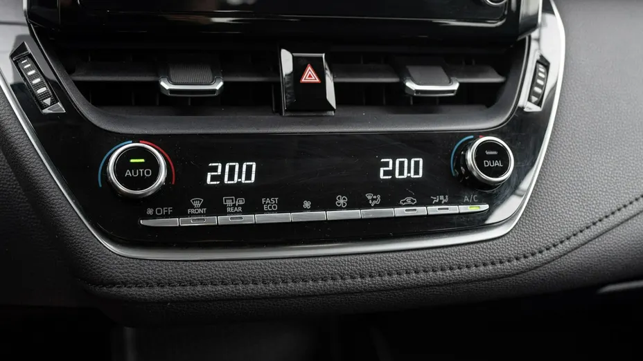 TOYOTA Corolla -