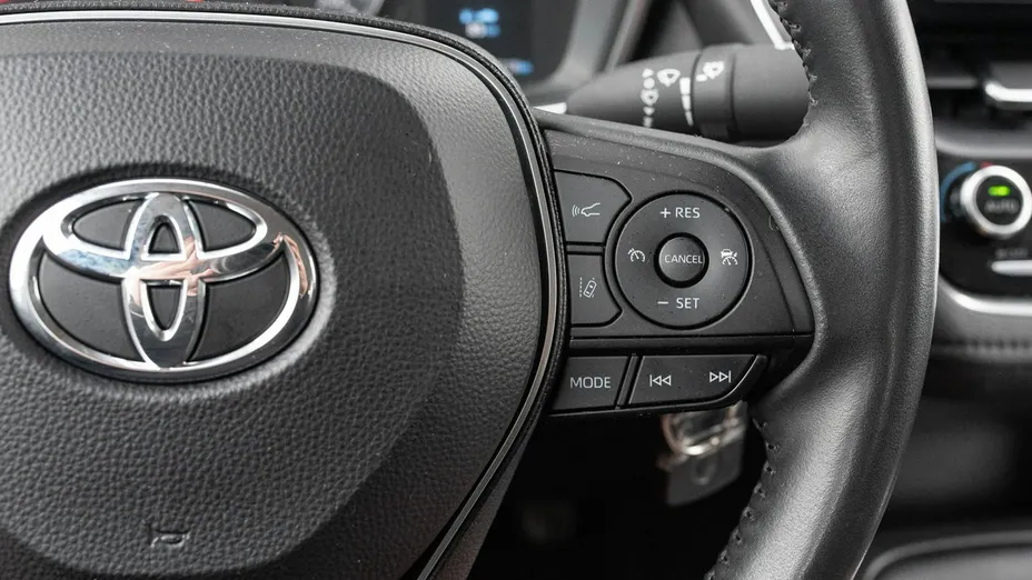 TOYOTA Corolla -