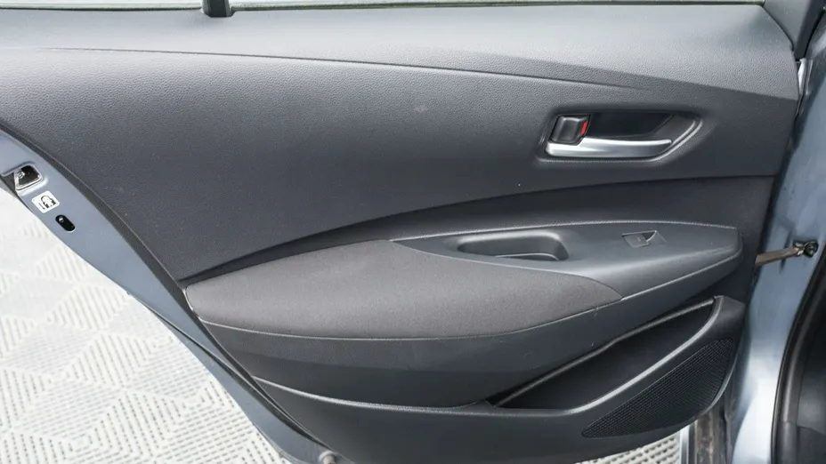 TOYOTA Corolla -