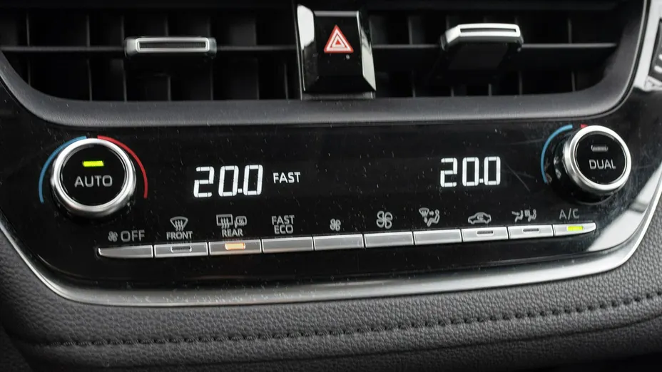 TOYOTA Corolla -