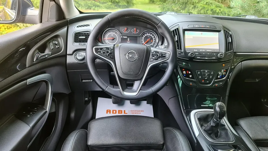 OPEL Insignia -
