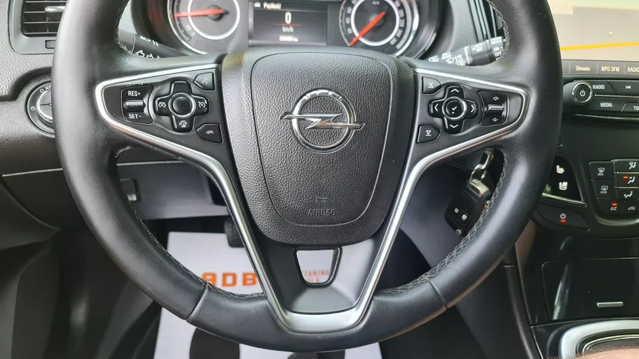 OPEL Insignia -