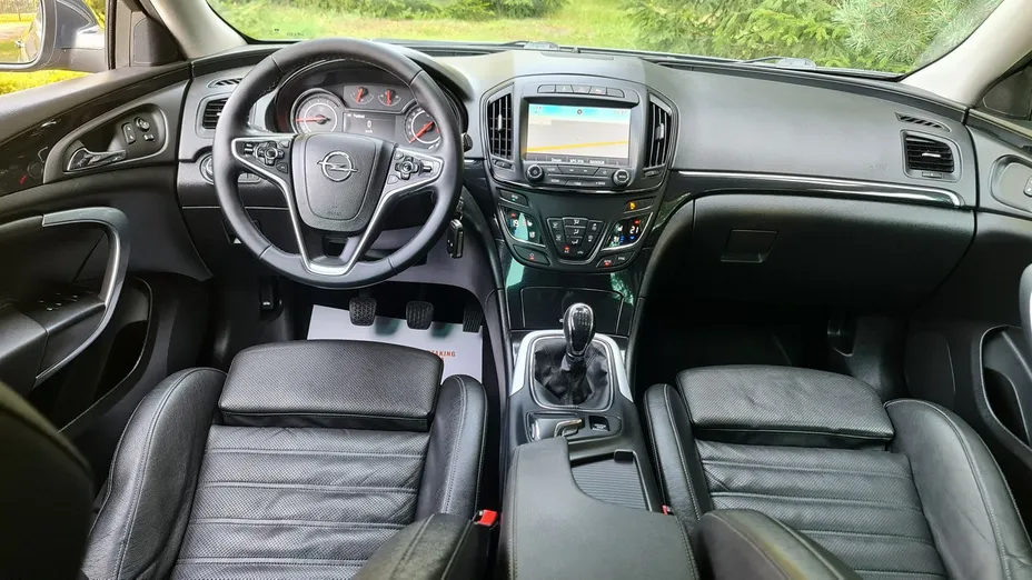 OPEL Insignia -