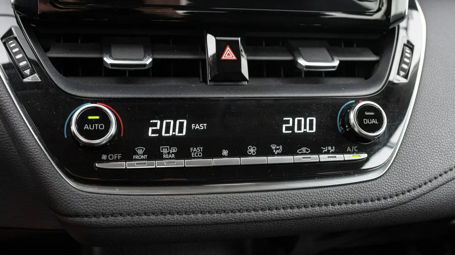 TOYOTA Corolla -