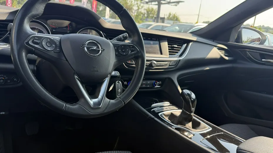 OPEL Insignia -