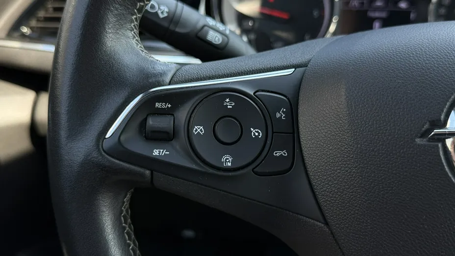 OPEL Insignia -