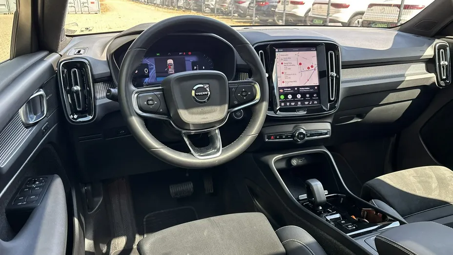 VOLVO XC40 -
