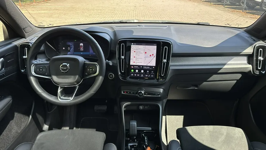 VOLVO XC40 -