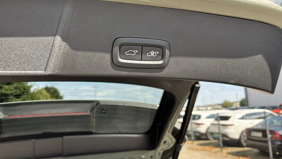 VOLVO XC40 -