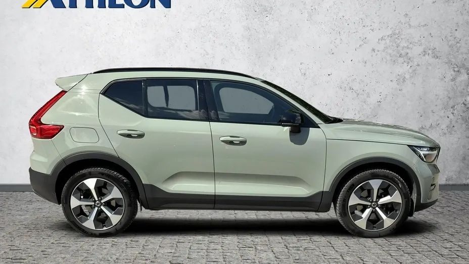 VOLVO XC40 -