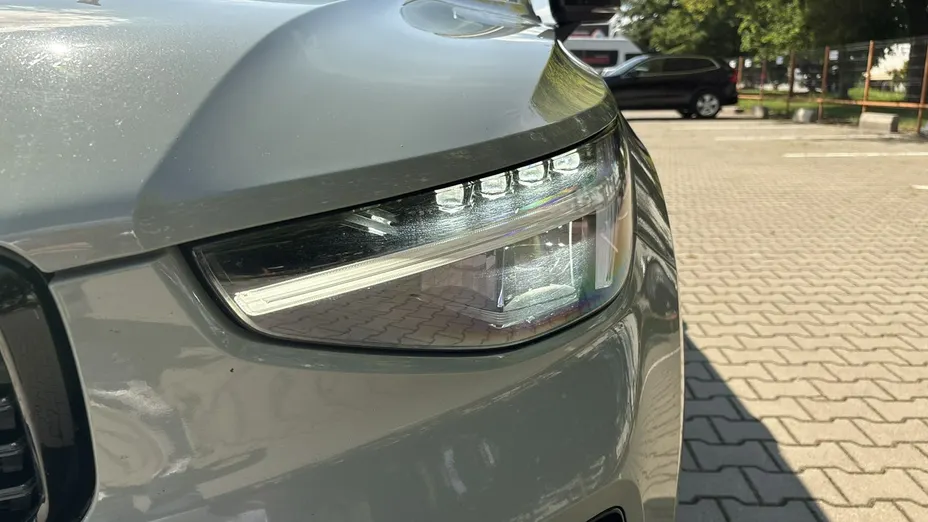 VOLVO XC40 -